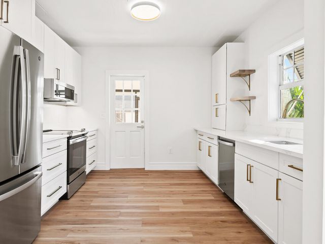 Home for rent at 436 51st Street - photo 6533924