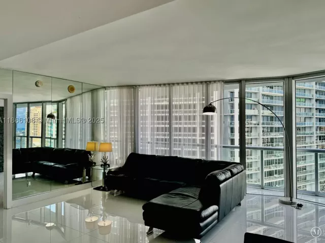 2-bedroom condo for sale in Miami - 495 Brickell Ave 3504 - MondialRealty