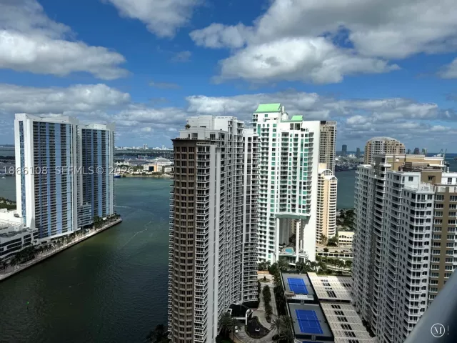 2-bedroom condo for sale in Miami - 495 Brickell Ave 3504 - MondialRealty