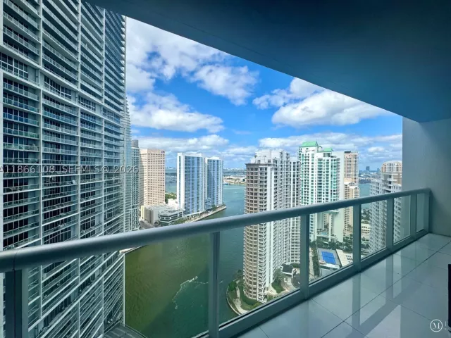 2-bedroom condo for sale in Miami - 495 Brickell Ave 3504 - MondialRealty