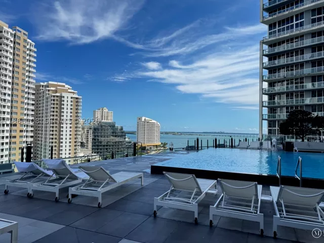 2-bedroom condo for sale in Miami - 495 Brickell Ave 3504 - MondialRealty
