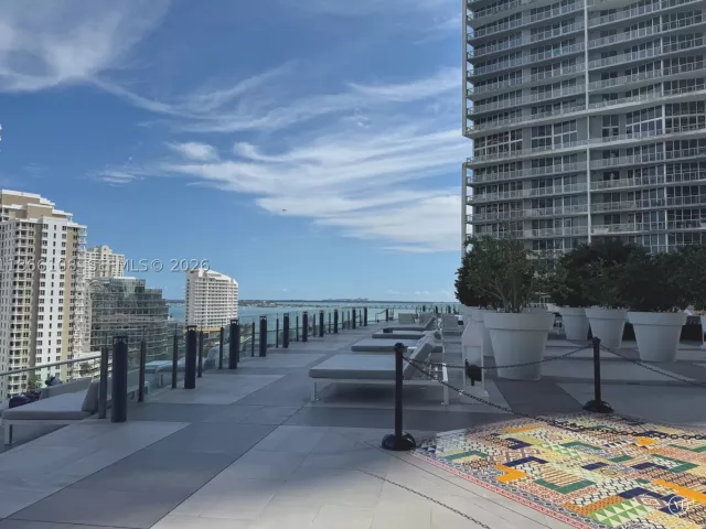 2-bedroom condo for sale in Miami - 495 Brickell Ave 3504 - MondialRealty