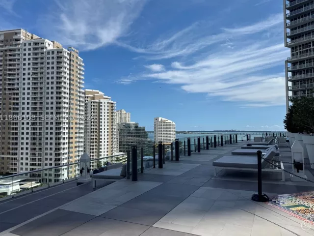 2-bedroom condo for sale in Miami - 495 Brickell Ave 3504 - MondialRealty