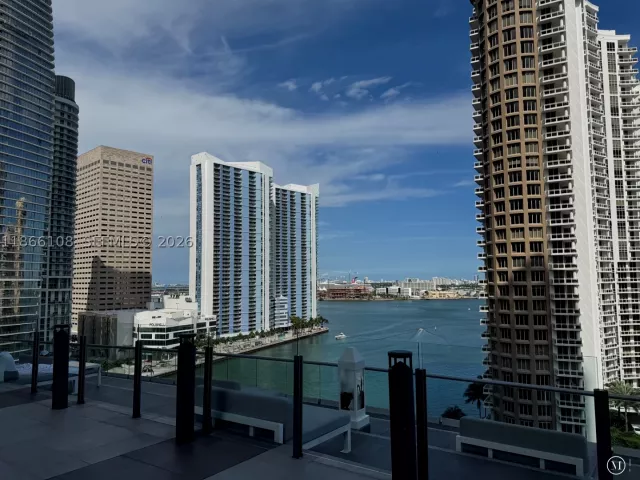 2-bedroom condo for sale in Miami - 495 Brickell Ave 3504 - MondialRealty