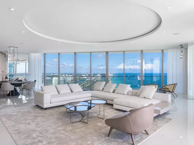 4-bedroom condo for rent in Sunny Isles Beach - 18975 Collins Ave 4600 - MondialRealty