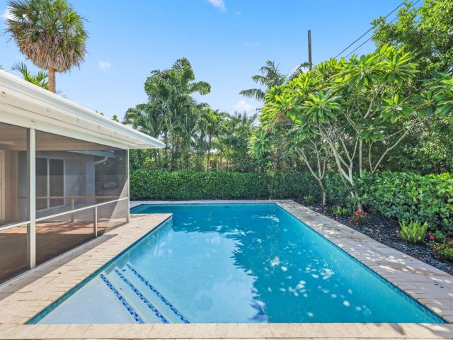 Home for sale at 926 SW 1st Street - photo 6535311