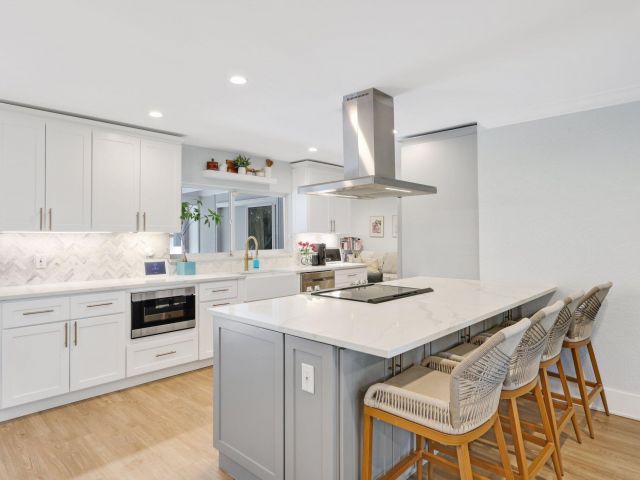 Home for sale at 926 SW 1st Street - photo 6834095