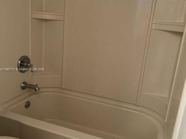 4-bedroom home for rent in Homestead - 608 NE 33rd Ter 608 - MondialRealty