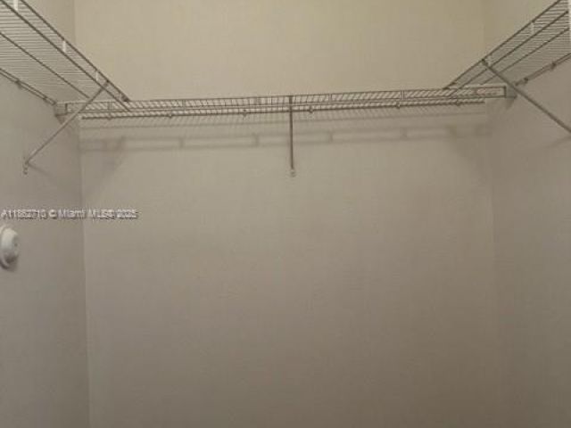 4-bedroom home for rent in Homestead - 608 NE 33rd Ter 608 - MondialRealty