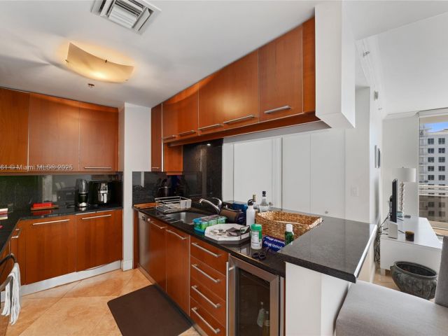 Apartment for sale  Unit #2801 - photo 6472540