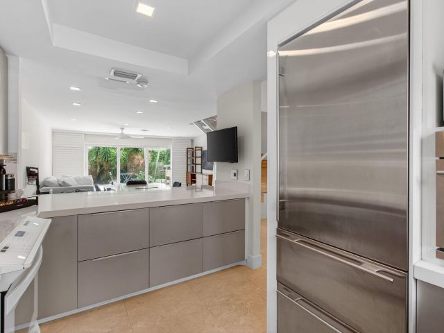 Home for rent at 130 Andrews Avenue W 4 - photo 6532741