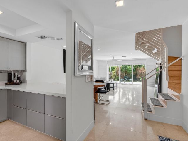 Home for rent at 130 Andrews Avenue W 4 - photo 6532745