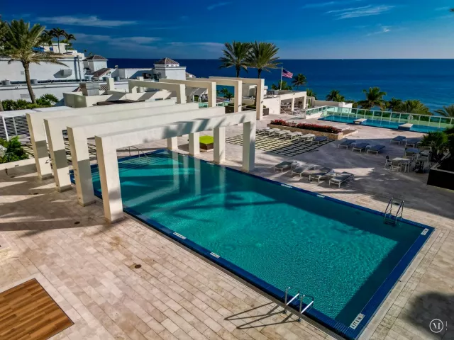 2-bedroom condo for sale in Fort Lauderdale - 101 S Fort Lauderdale Beach Boulevard 1806 - MondialRealty