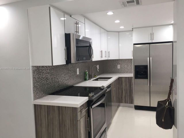 Apartment for rent  Unit #1003 - photo 7437041