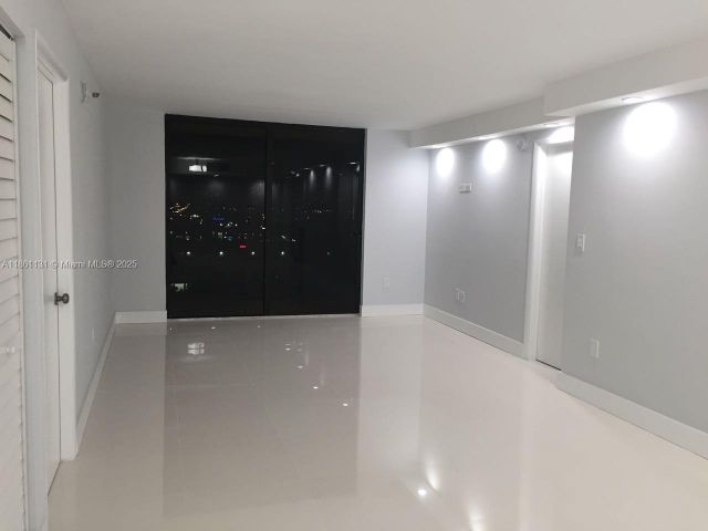 Apartment for rent  Unit #1003 - photo 7437045