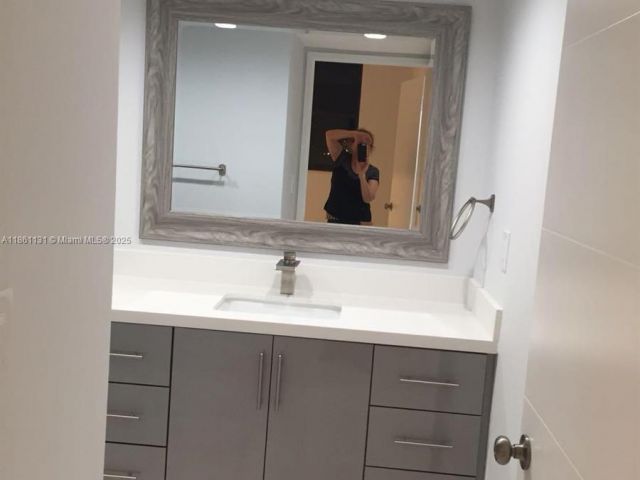 Apartment for rent  Unit #1003 - photo 7437048