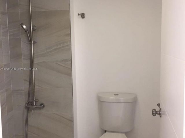 Apartment for rent  Unit #1003 - photo 7437056