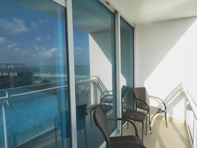 1-bedroom condo for rent in Miami Beach - 6801 Collins Ave 710 - MondialRealty