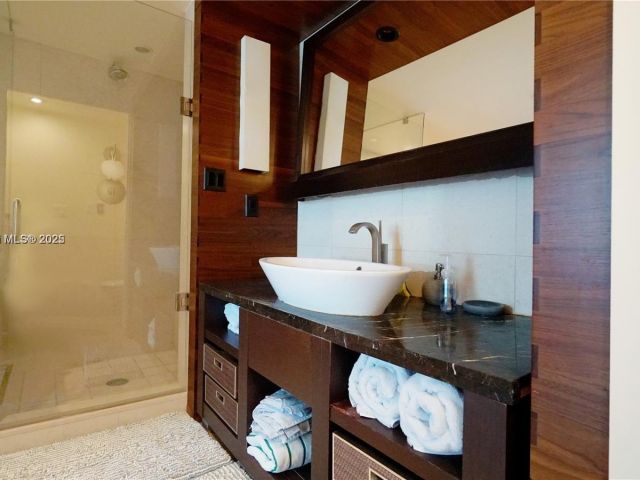 Apartment for rent  Unit #710 - photo 6481786