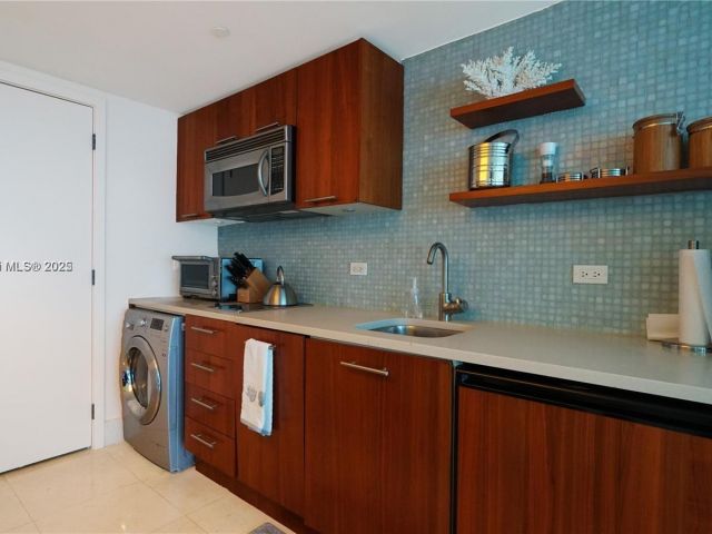 Apartment for rent  Unit #710 - photo 6481790