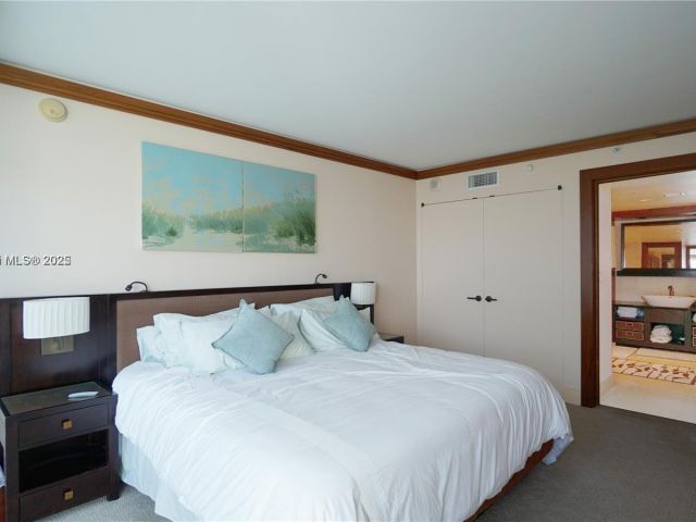 Apartment for rent  Unit #710 - photo 6481796