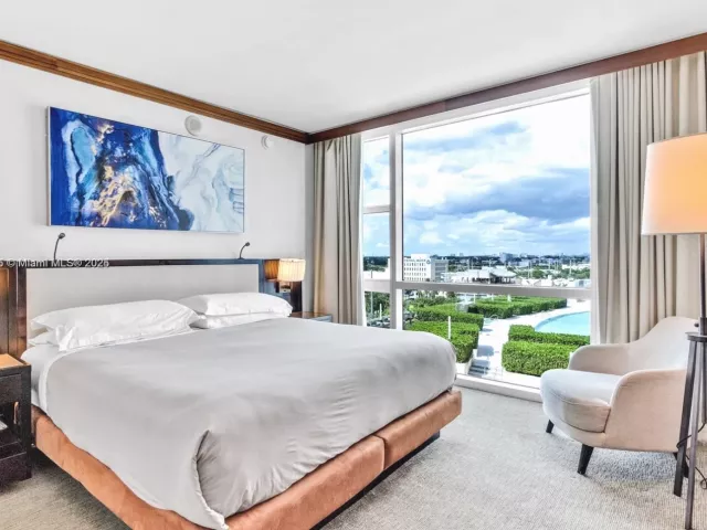 2-bedroom condo for rent in Miami Beach - 6801 Collins Ave 818 - MondialRealty