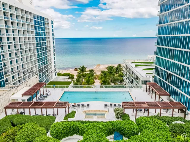 2-bedroom condo for rent in Miami Beach - 6801 Collins Ave 818 - MondialRealty