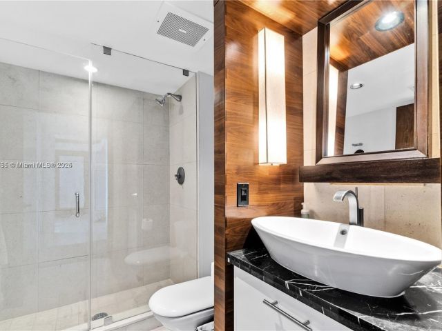 Apartment for rent  Unit #818 - photo 6481765