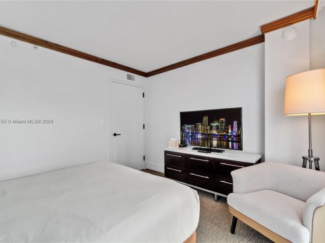 Apartment for rent  Unit #818 - photo 6481768