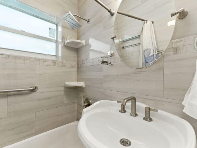 Home for sale at 17570 NE 19th Avenue - photo 6467533