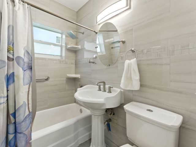 Home for sale at 17570 NE 19th Avenue - photo 6467534