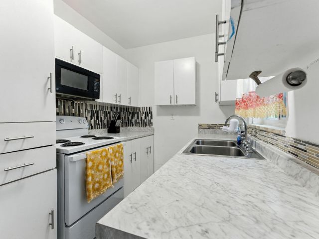 Home for sale at 17570 NE 19th Avenue - photo 6467539