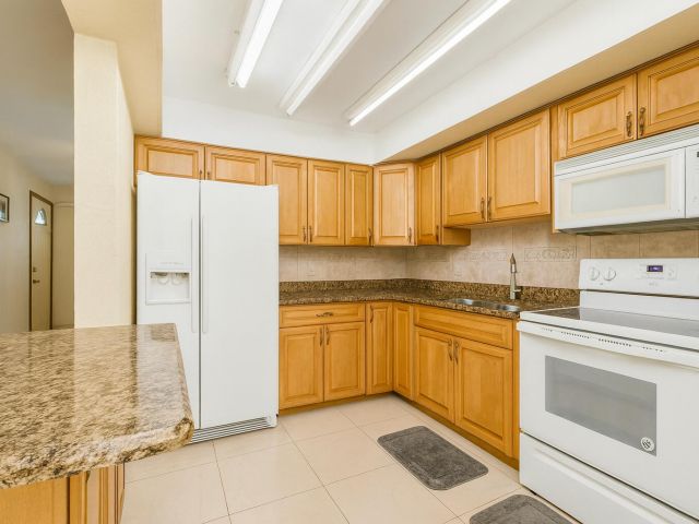 Home for rent at 2533 Dolphin Drive - photo 6505529