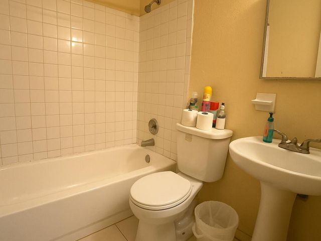 Home for rent at 2533 Dolphin Drive - photo 6505532