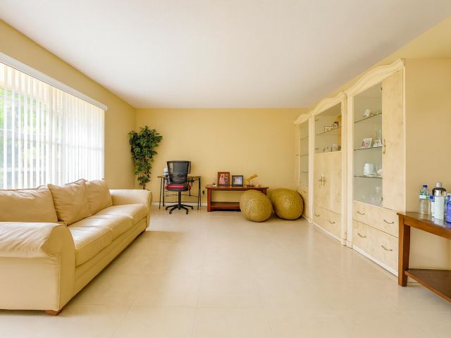 Home for rent at 2533 Dolphin Drive - photo 6505534