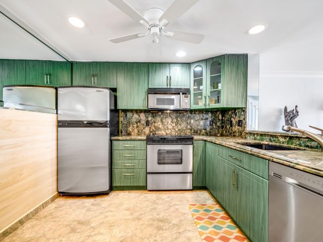 Home for rent at 892 E Jeffery Street - photo 6535384