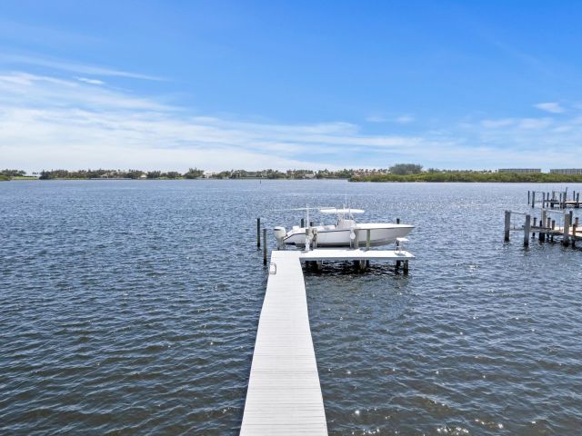 Home for rent at 7500 S Flagler Drive - photo 6506807