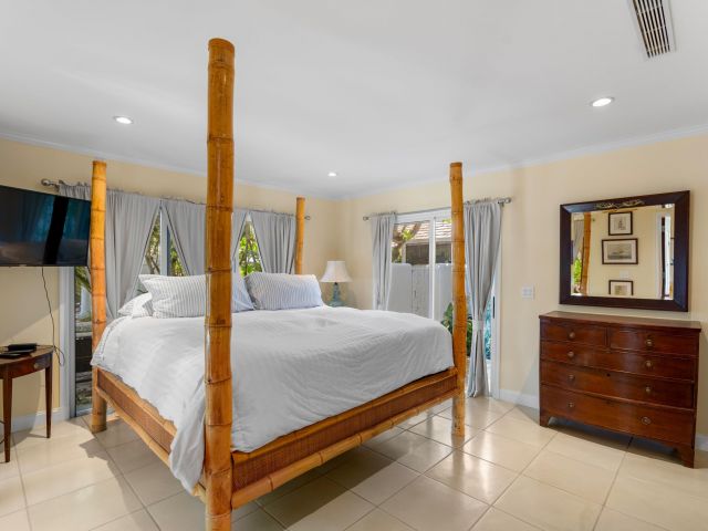 Home for rent at 7500 S Flagler Drive - photo 6506810