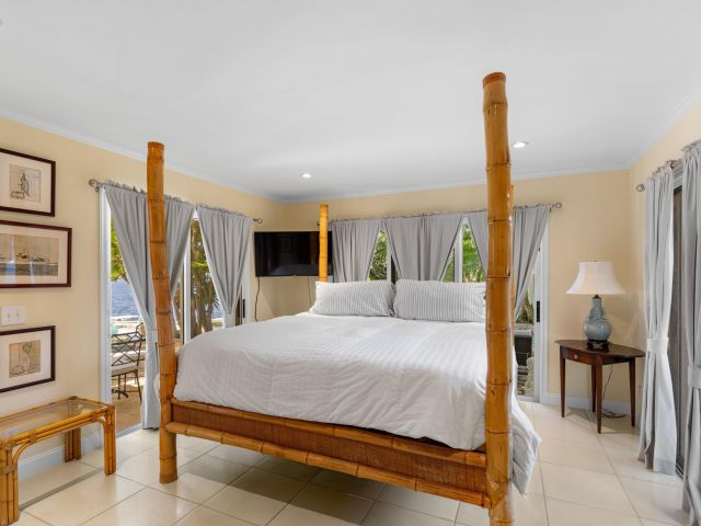 Home for rent at 7500 S Flagler Drive - photo 6506812