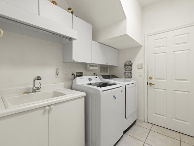 Home for sale at 10910 Grande Boulevard W - photo 6534156