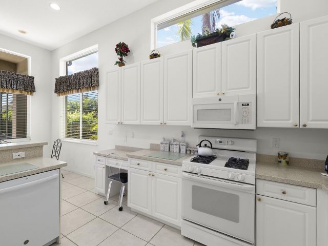 Home for sale at 10910 Grande Boulevard W - photo 6534165