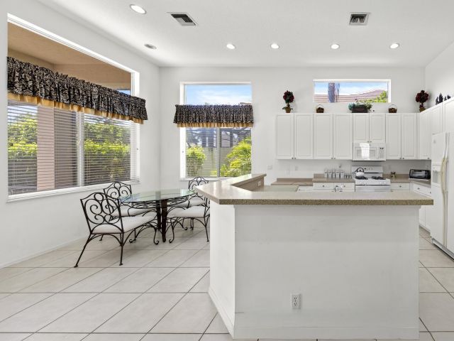 Home for sale at 10910 Grande Boulevard W - photo 6534166