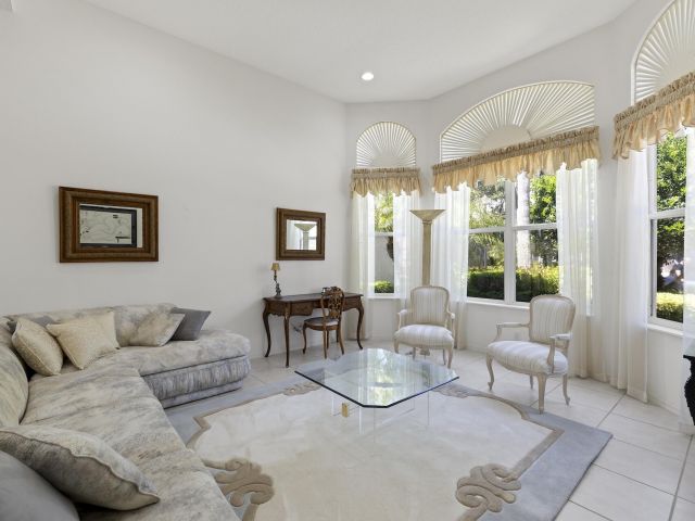 Home for sale at 10910 Grande Boulevard W - photo 6534170