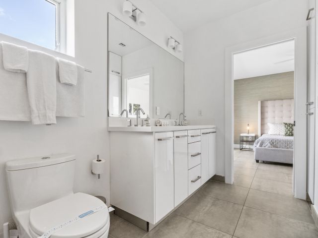 Home for rent at 1367 N Ocean Boulevard - photo 6472150