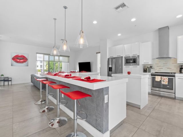 Home for rent at 1367 N Ocean Boulevard - photo 6472152