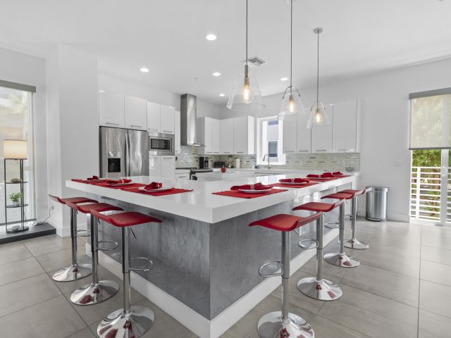 Home for rent at 1367 N Ocean Boulevard - photo 6472160