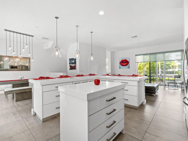 Home for rent at 1367 N Ocean Boulevard - photo 6472164