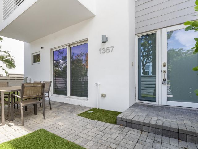 Home for rent at 1367 N Ocean Boulevard - photo 6472168