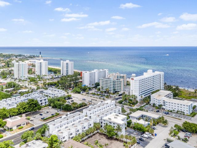 Home for rent at 1367 N Ocean Boulevard - photo 6472169