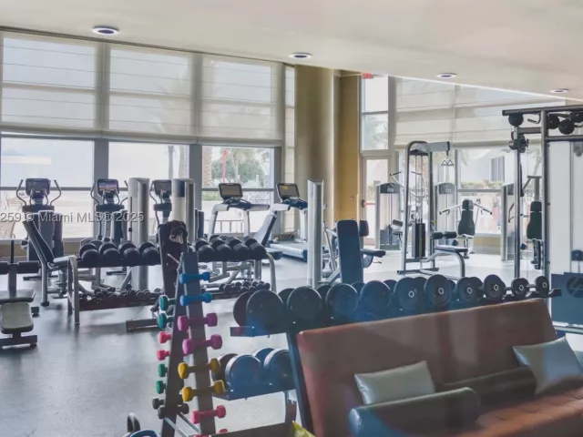 2-bedroom condo for sale in Hollywood - 3101 S Ocean Dr 404 - MondialRealty